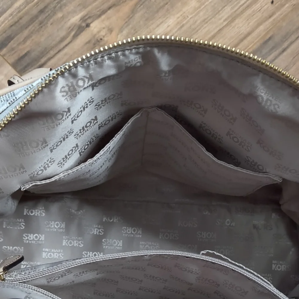 Michael Kors Beige Shoulder Bag
